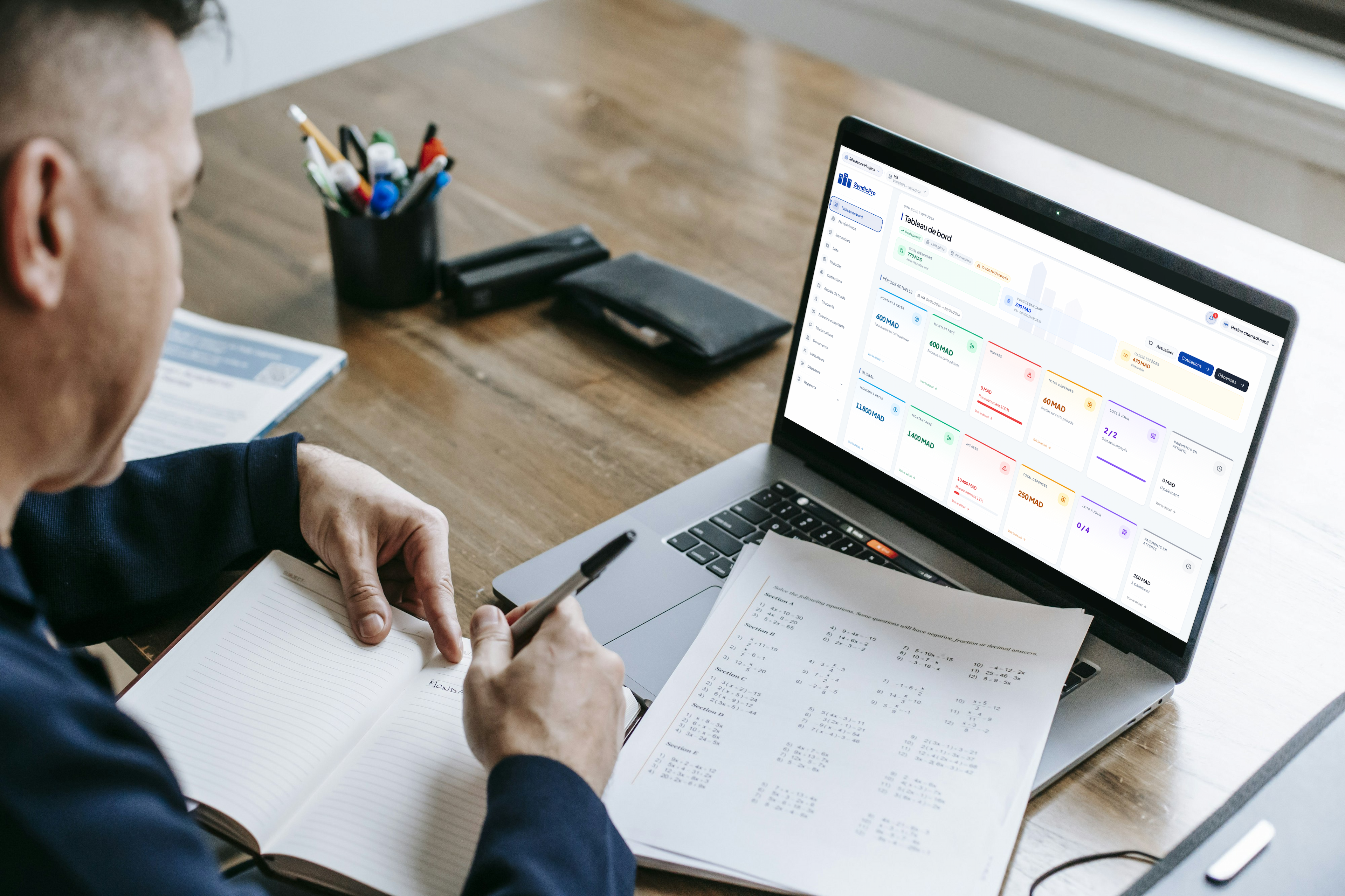 SyndicPro — tableau de bord de gestion de copropriété sur ordinateur portable